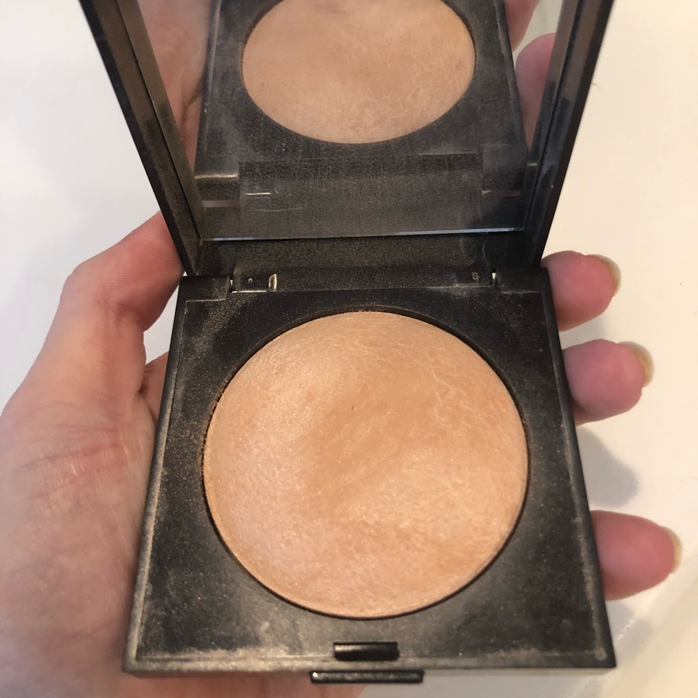 Laura Mercier baked highlight 01